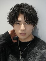 リップス 天神(LIPPS)&nbsp;大人シャドウパーマセンターパートツーブロックショート黒髪