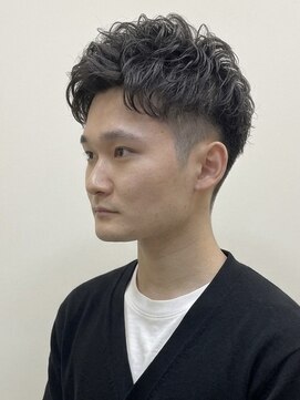 ソレリア(Soleria) 前髪立ち上げ×束感ランダムパーマショート