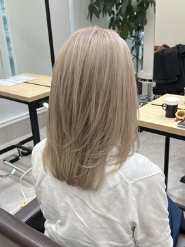 ユウル 横浜(juhl.) ミルクティーベージュブリーチダブルカラーレイヤーカット横浜駅