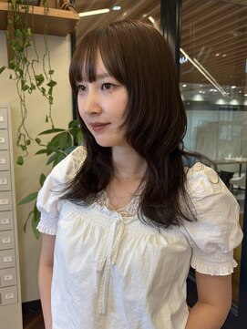 オアシスアヴェダ(OASIS AVEDA) レイヤーカット／ブラウンベージュ