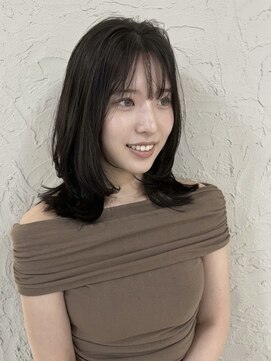 カモン(CAMON) 重めのレイヤーで可愛いミディアム