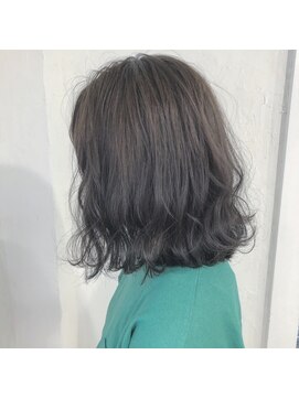 アンフィドットドゥルドゥ(AnFye.dueldo) 【AnFye.dueldo 】アッシュブラウン  ×  外ハネ