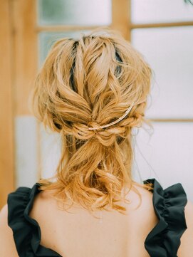 美容室チック 大島店(chic) ねじりくるりんぱ［大島/大島駅］