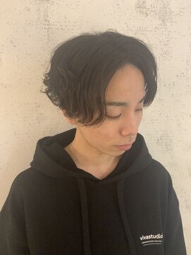 アドール(ADOR) スパイラルパーマ　センターパート