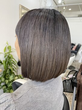 アオイ(AOI) 切りっぱなしボブ