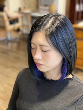 タンタントザクワフュール(Ten Tante the coiffure) ブルーブラックボブ×ブルーインナーカラー