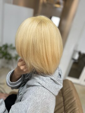 カリーナ(CARINA) ハイトーンカラー/ペールブロンド