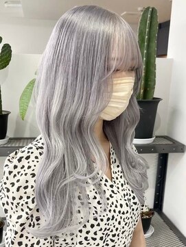 ウィコ 新宿(WICO) ホワイトロング[新宿駅/フェミニン/モード/ダークアッシュ]