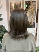 オリーブグレー×鎖骨下ミディアム、外ハネ【千葉】
