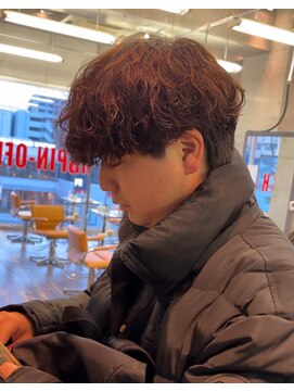 スピンオフシフト(SPIN-OFF SHIFT) 波巻きスパイラルパーマ