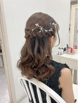 リサ 恵比寿(risa.) サイド編み込みハーフアップ