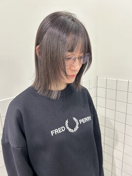 エッセンザ 梅田(ESSENZA) ミディアムレイヤー/韓国ヘア/ミルクティーグレージュ