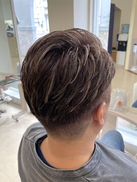 ニコラ(NICOLA) ショート×白髪ぼかしハイライト