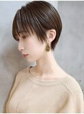横浜西口切りっぱなしボブ外ハネボブワンカラーオリーブベージュ