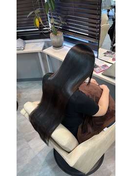 シシ 新宿(She 2.) 髪質改善/縮毛矯正/カラー/トリートメント/韓国/艶髪/艶感