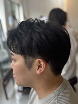 メンズカット バイ ソイクフ(メンズカット by SOY-KUFU)&nbsp;くせ毛を活かす大人のセンターパートおすすめスタイル