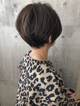 ジルバイジアン(JILL by GIEN) 前下がりショートヘアー スッキリショート