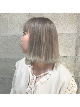 櫛の屋浜口店 ホワイトベージュカラー