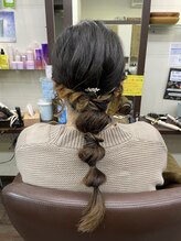 ヘアープレイスルシア(Hair Place Lucia) 編み下ろしヘアーアレンジ