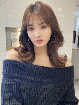 フォンズ(FONS) 表参道*大人顔まわりカット 遅れ毛 前髪カット くびれミディアム