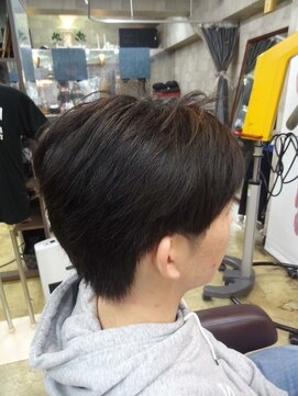 ヴァンテアン 巣鴨店 アップバングショート【ツーブロック刈り上げ黒髪短髪】西ヶ原