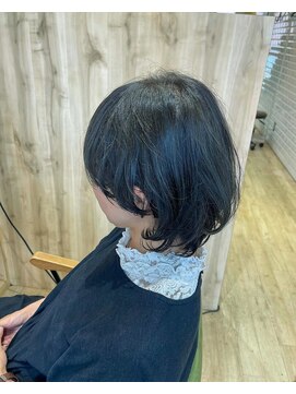 カミケンネクスト(kamiken.next) ふんわりエアリー暗髪マッシュウルフ【カミケンネクスト】