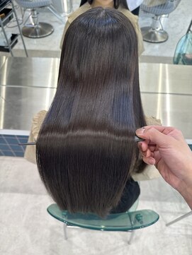 ロンドルーチェ 心斎橋(Lond luce) ダークアッシュ/ミディアムレイヤーカット［髪質改善/縮毛矯正］