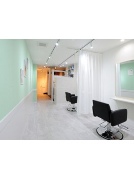 施術経験が豊富な熟練スタッフによるオーダーメイド施術！なりたい姿を叶える技術をご提供。【本町】