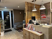 アール ヘアーアンドメイク 林店(R Hair&Make)の雰囲気（アメリカンカジュアルな店内模様）