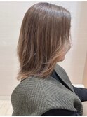 外ハネボブルフくびれヘア大人オリーブベージュ段カットアラサー