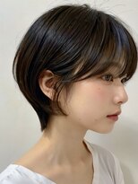 スー(suu)&nbsp;大人ナチュラルくびれショート耳かけ丸みショートレイヤーボブ