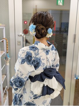 ヒデ美容室 編み込みお団子アレンジ