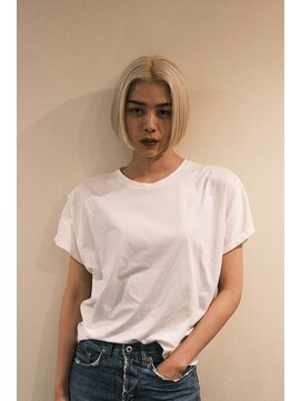 エアー 青山(AIR) ショートボブ/ハイトーンカラー