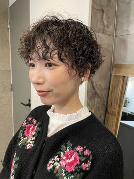 ユノ(juno) 【中目黒】大人の黒髪ベリーショートのくるくるパーマ♪