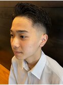フェードカット サイドパート アップバング バーバー