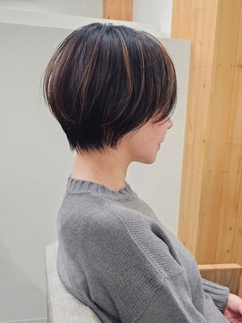 ユトリ ヘアーアンドスパ(YUTORI hair&spa) ナチュラル白髪ぼかしショート