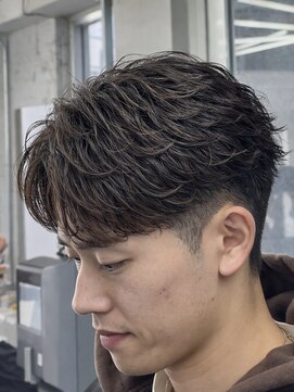 オーバル ジングウマエ(OVARL jingumae) 縦落ちツイストスパイラルセンターパート