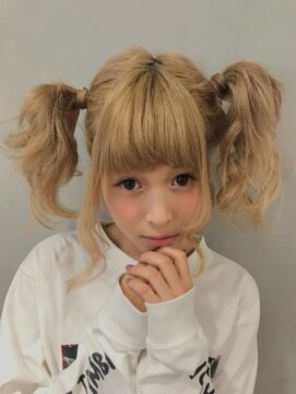 ジーナ(XENA) ふわふわツインテール