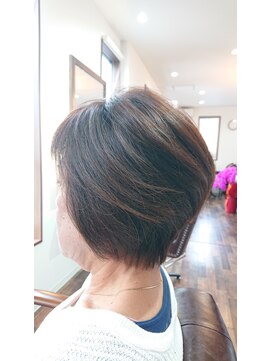 ウルハ(URUHA) 手ぐしでショートボブ