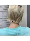 切りっぱなしボブ　ミニボブ　ハイトーン