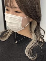 ツキ 横浜店(tuki)&nbsp;ケアブリーチイヤリングカラーインナーカラーナチュラルレイヤー
