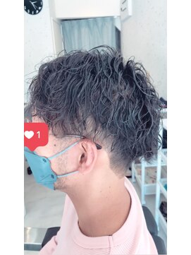 アミーコ(Amico) ツイスパツイストスパイラルパーマツーブロック刈り上げショート