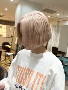 ルッツ(Lutz. hair design) ピンクベージュ【千代田彩夏】