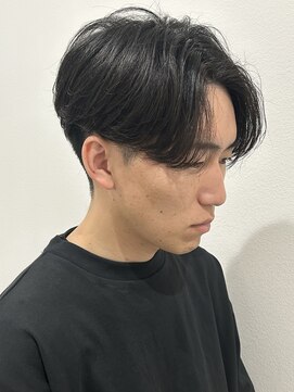 ヒュイル バイ ニアウ(Hwyl by Niau) メンズマッシュセンターパートスパイラルパーマニュアンスパーマ