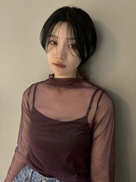 メイカ(MEIKA) 【 ハンサムショートボブ × グレーアッシュ 】浅野美紀