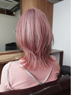 シラソル 八王子北口(Gilasol) ピンクカラーミディアム肩下ウルフ