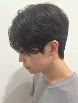 ヒュイル バイ ニアウ(Hwyl by Niau) メンズマッシュセンターパートスパイラルパーマニュアンスパーマ