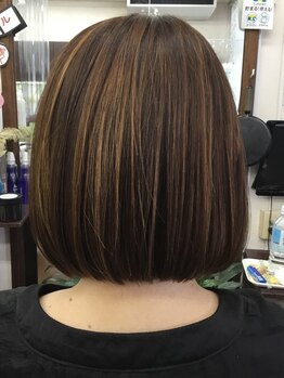 おしゃれな白髪染めに定評あり◎頭皮にやさしいジアミンカラー【通いやすい価格×アットホームな空間】