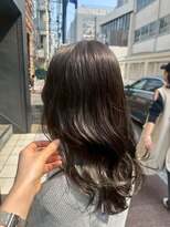 アカラ(acala)&nbsp;グレージュセミロング【20代30代/イルミナカラー/髪質改善】