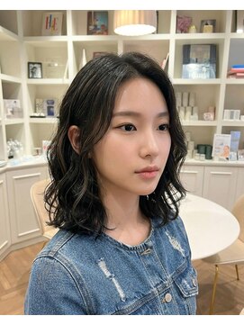 ハーツオオサカ(HE:ARTS OSAKA) タンバルモリ風ゆるパーマボブ